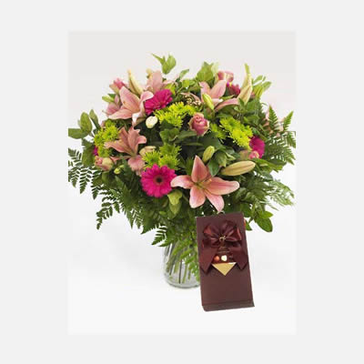 Elegant arrangement + chocolate