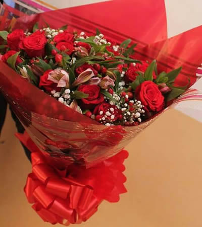 Classic hand bouquet