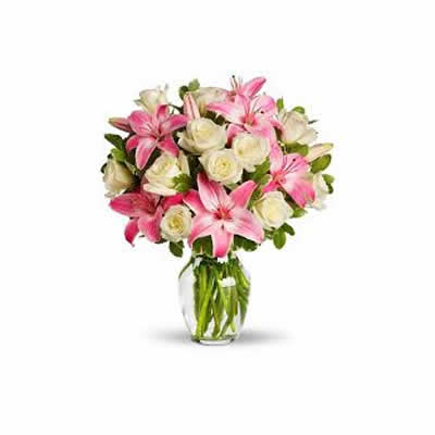 Lily and rose bouquet