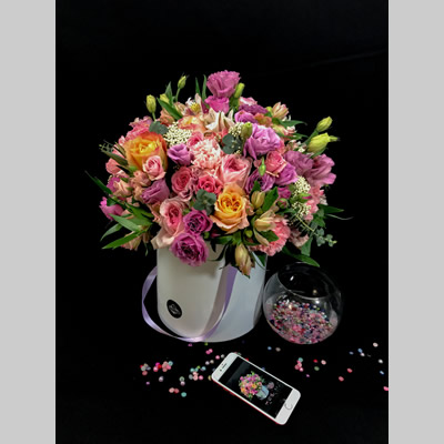 Hat Box Mix Arrangement